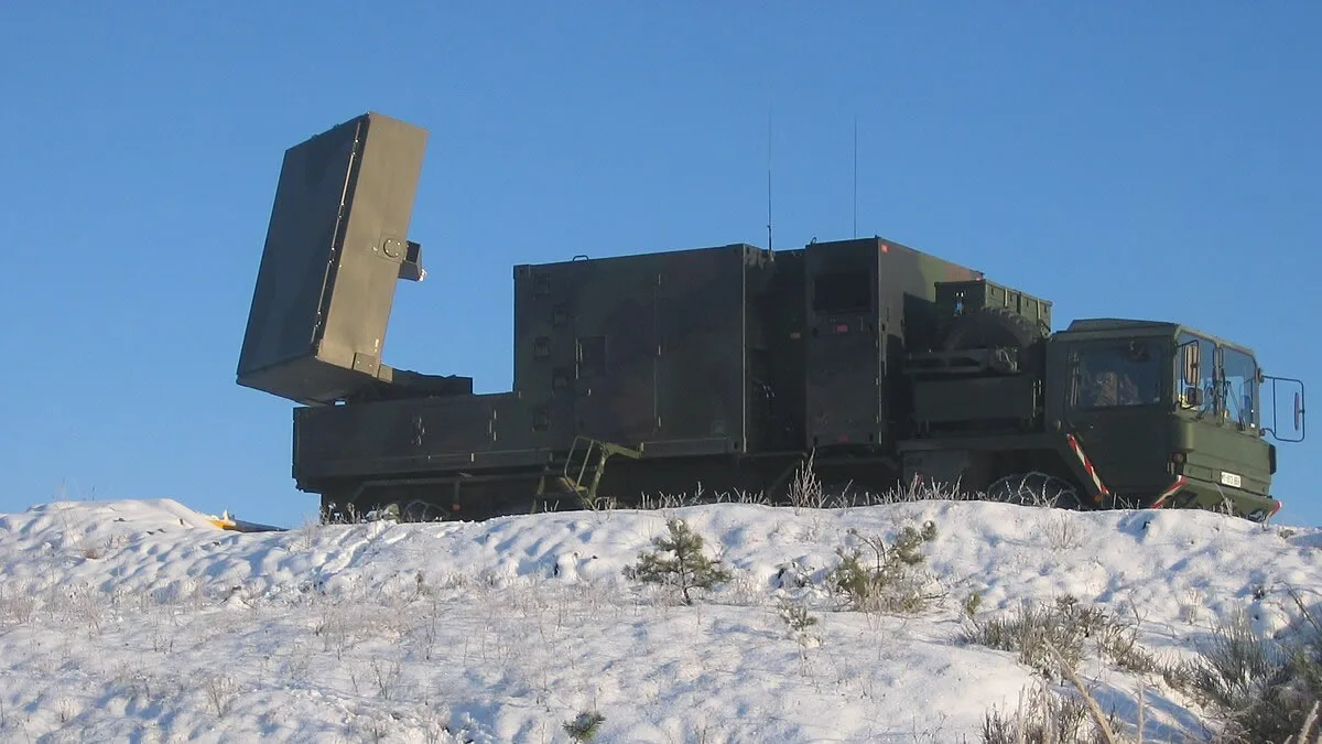 Taktik Radar Mast Sistemlerinde (elevated Mast) Rüzgar Kaynaklı Burulmaların Mekanik Kompanzasyonu